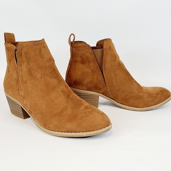 American Eagle Outfitters Brown Suede Ankle Booties Boots Slip On Size 6 - Picture 5 of 9